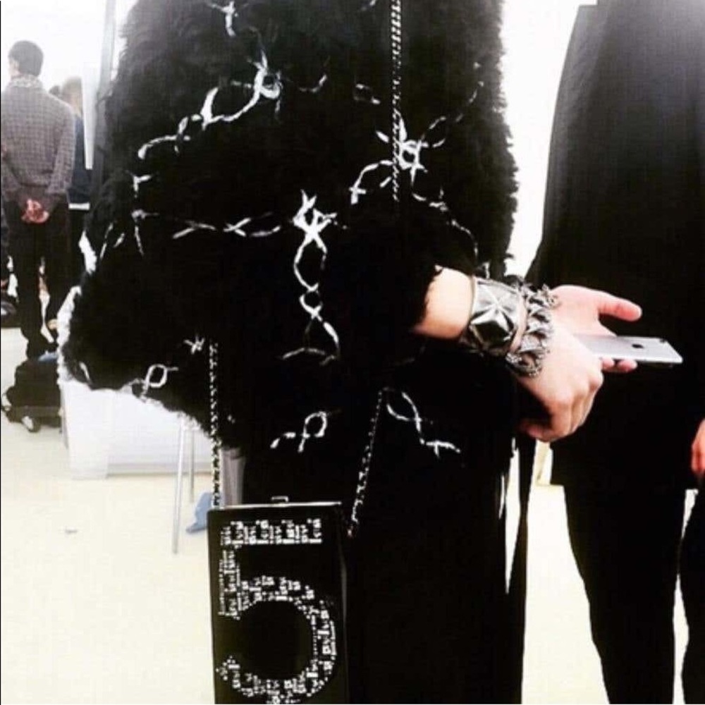***SOLD*** NWT CHANEL Black No. 5 Plexiglass Minaudière Clutch - Picture 8 of 16